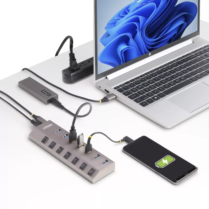 StarTech.com 7-portowy samozasilający się hub USB-C z indywidualnymi przełącznikami wł./wył., hub USB 3.0 5 Gb/s z zasilaczem, hub rozszerzający USB-C na USB-A do komputerów stacjonarnych/laptopów, hub USB Type-C z BC 1.2