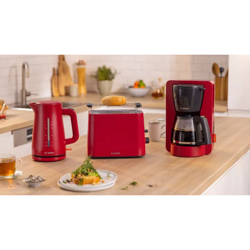 Drip coffee maker Bosch TKA3M134 — 1.4 L water tank, 15‑cup capacity, czerwony