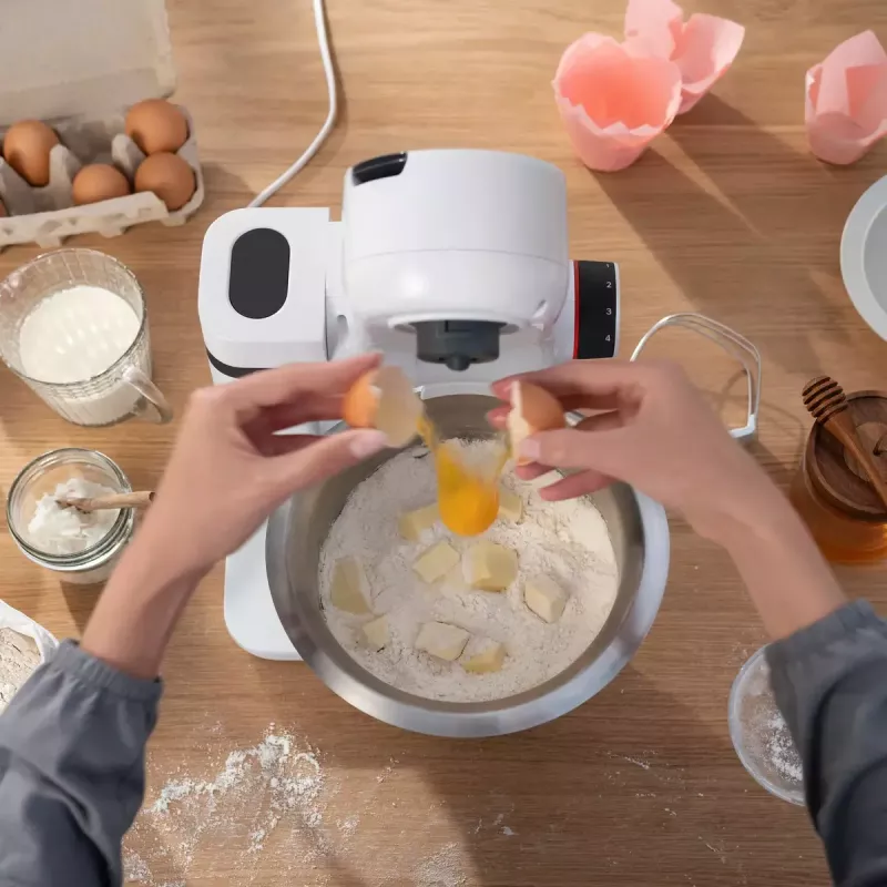 Robot kuchenny Bosch Serie 2 MUMS2EW00 — silnik 700 W, misa ze stali nierdzewnej 3,8 L, biały