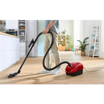 Odkurzacz workowy Bosch Serie 4 BGD38RD1H, 600 W, worek na kurz 4 L, czyszczenie na sucho, czerwony