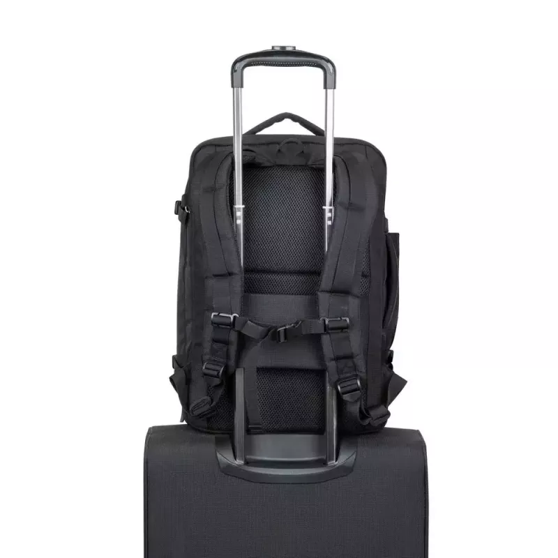 Plecak Rivacase 8461 43.9 cm 17.3 cala Czarny 2 kieszenie przednie
