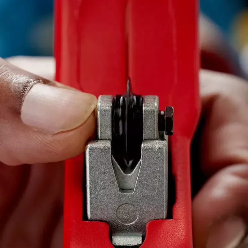 Obcinak do rur Knipex 90 31 03 BK, odpowiedni do mosiądzu, miedzi, stali