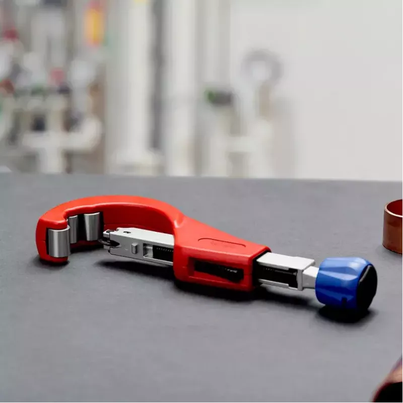 Obcinak do rur Knipex 90 31 03 BK, odpowiedni do mosiądzu, miedzi, stali