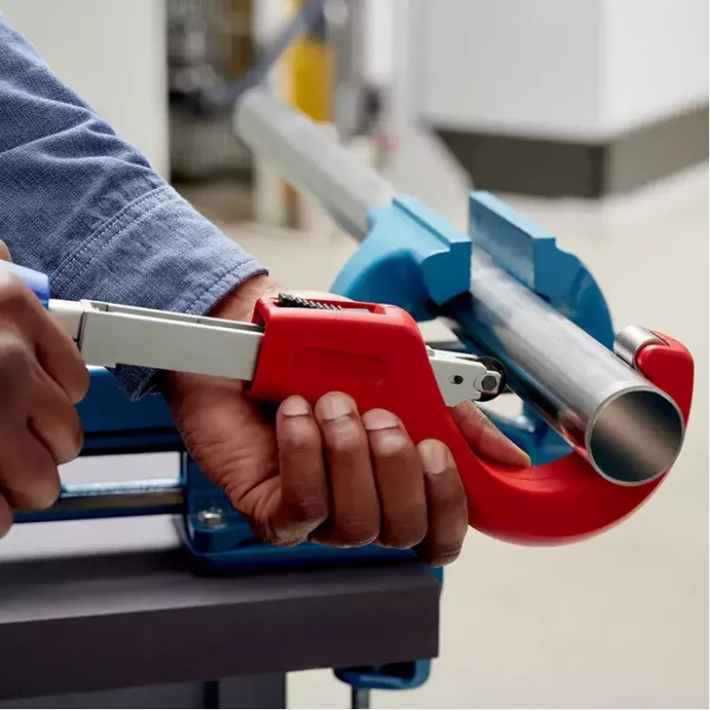 Obcinak do rur Knipex 90 31 03 BK, odpowiedni do mosiądzu, miedzi, stali