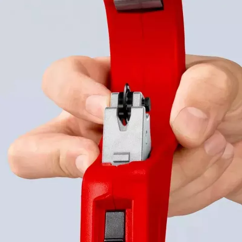 Obcinak do rur Knipex 90 31 03 BK, odpowiedni do mosiądzu, miedzi, stali