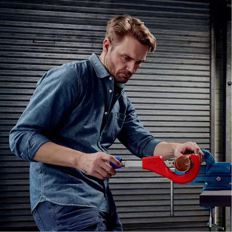 Obcinak do rur Knipex 90 31 03 BK, odpowiedni do mosiądzu, miedzi, stali