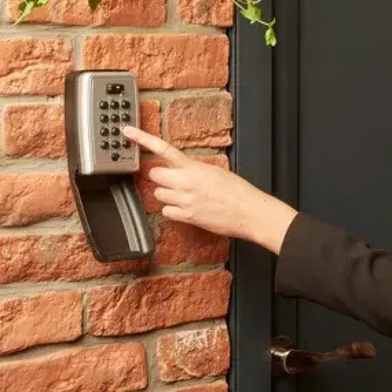 Sejf ścienny MASTER LOCK 5423EURD