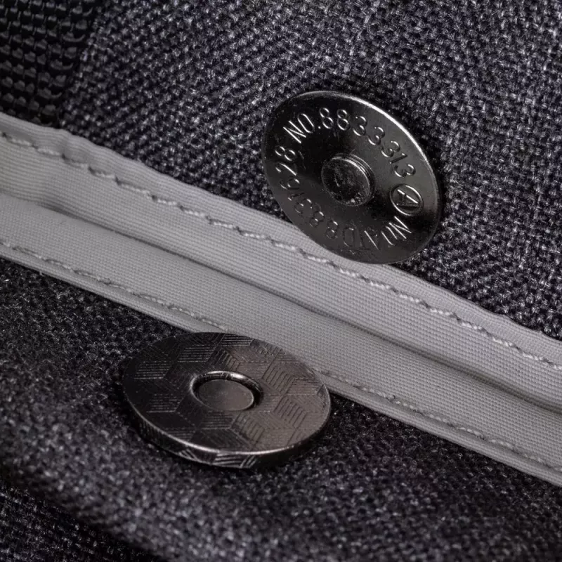 Torba na ramię Rivacase 8810 na tablety do 20,3 cm (8 cali) — poliuretan i poliester, 0,28 kg
