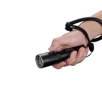 Latarka ręczna Nitecore DL20 LED 1000 lm, 9 h pracy na baterii, czarna, 135,5 g