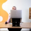 Podstawka pod laptopa R-Go Tools R-Go Riser Document, ergonomiczna, składana i regulowana podstawka z uchwytem na dokumenty, czarna
