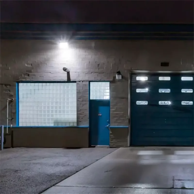 Zewnętrzny naświetlacz LED OLLO VS121C-200W-40K — 200 W, 20 000 lm, 4000 K