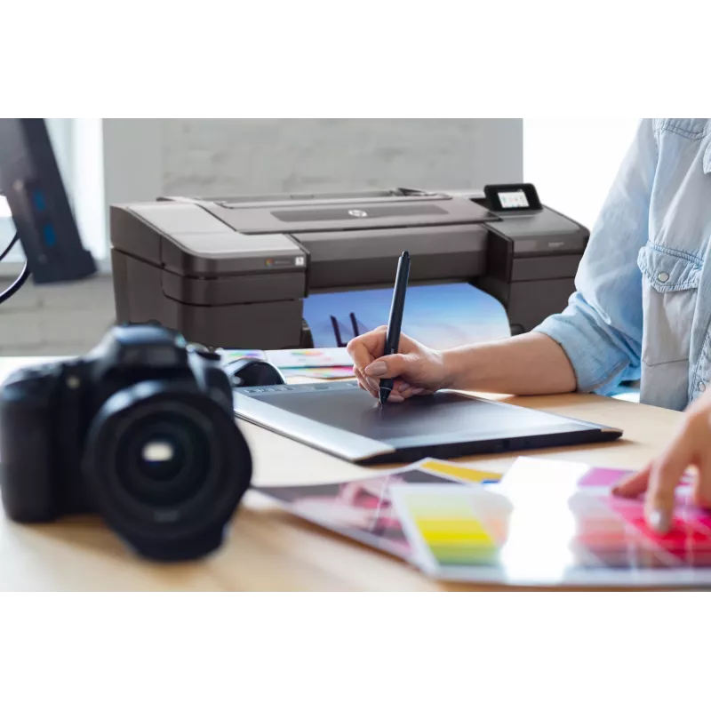 HP Designjet Z9+dr 44-calowy drukarka PostScript z przycinarką pionową
