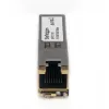 StarTech.com Moduł nadawczo-odbiorczy SFP zgodny z Cisco SFP-GE-T - 10/100/1000BASE-TX ~ Moduł SFP zgodny z Cisco SFP-GE-T - 1000BASE-T - SFP na RJ45 Cat6/Cat5e - 10/100/1000 Mbps - RJ-45 100 m - Cisco IE3400, IE3300, IE3200
