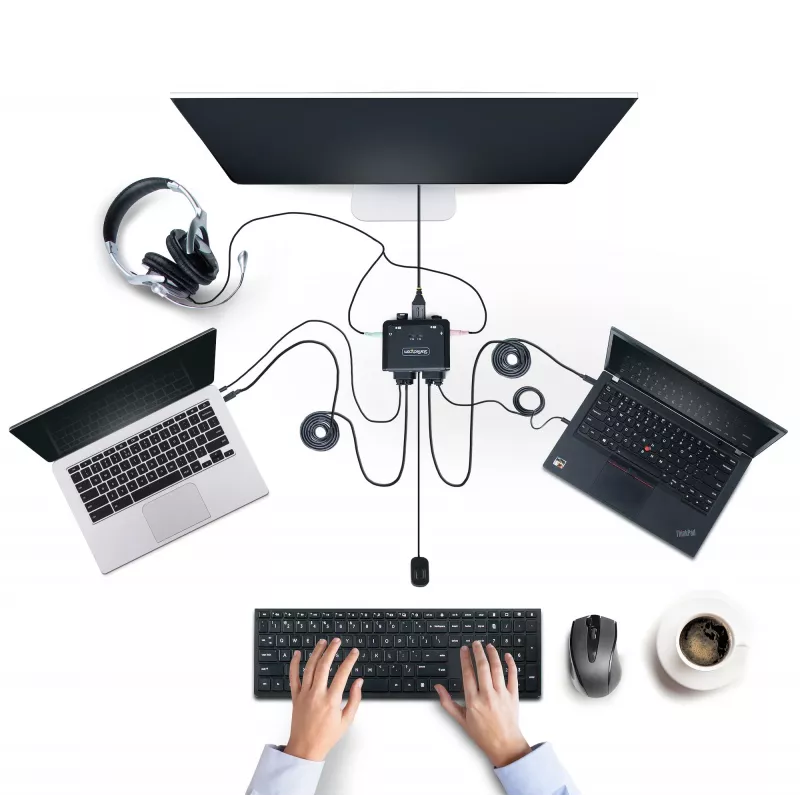 StarTech.com Przełącznik KVM z kablem USB-C 2-portowy, wyjście DisplayPort 4K 60Hz, kompaktowy KVM ze zintegrowanymi kablami USB-C/Audio 1,2 m, zasilany z magistrali - zdalne przełączanie przyciskiem/skrotami klawiszowymi