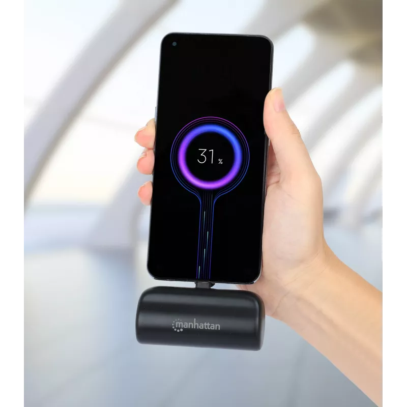 Manhattan Powerbank ze zintegrowaną wtyczką USB-C, 5000 mAh, moc wyjściowa do 10 W, podpórka umożliwiająca użycie jako uchwyt do ładowania telefonu, czarny, roczna gwarancja