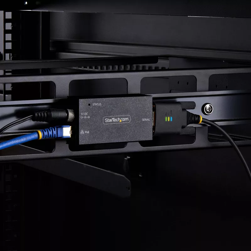 StarTech.com 1-portowy adapter szeregowy na Ethernet, serwer urządzeń szeregowych IP 802.3af PoE do zdalnych urządzeń RS232, montaż na ścianie/szynie DIN, konwerter RJ45 LAN na DB9 szeregowy, TAA