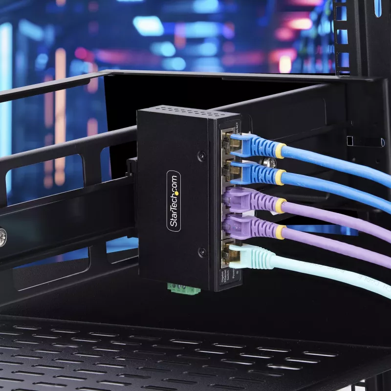 StarTech.com 5-portowy niezarządzalny przemysłowy switch sieciowy, 100/1000 Ethernet, montaż na szynie DIN/naścienny, wytrzymały gigabitowy switch IP30, -40°F-167°F, 9~60V DC, zgodny z TAA