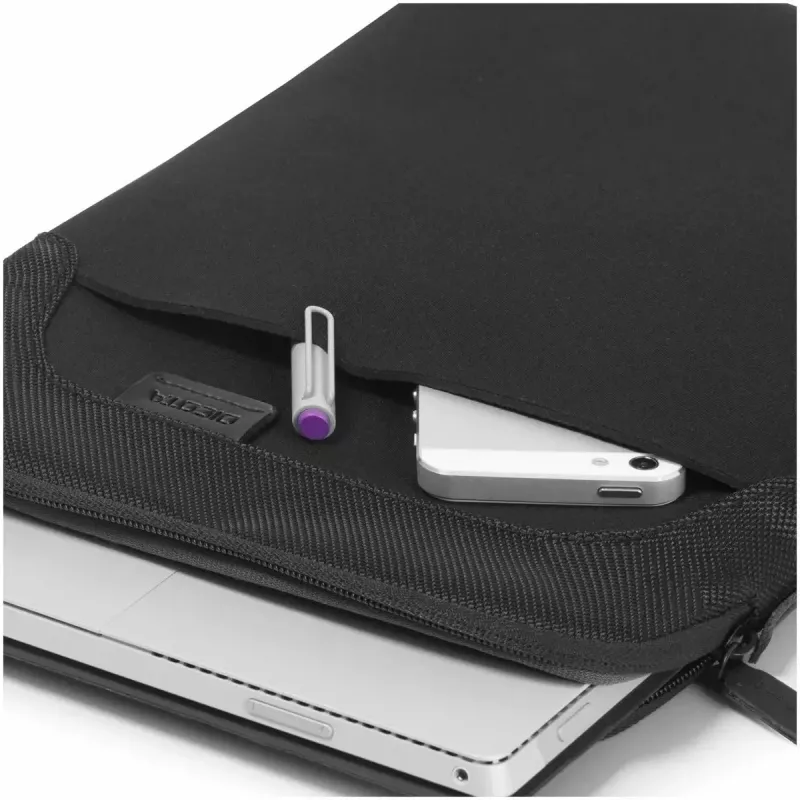 Etui DICOTA Ultra Skin PRO 33.8 cm (13.3 cala)