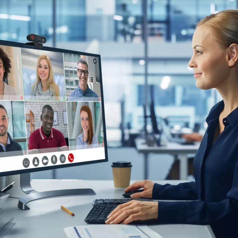 Kamera internetowa j5create JVU250 HD z przełącznikiem automatycznego i ręcznego ustawiania ostrości