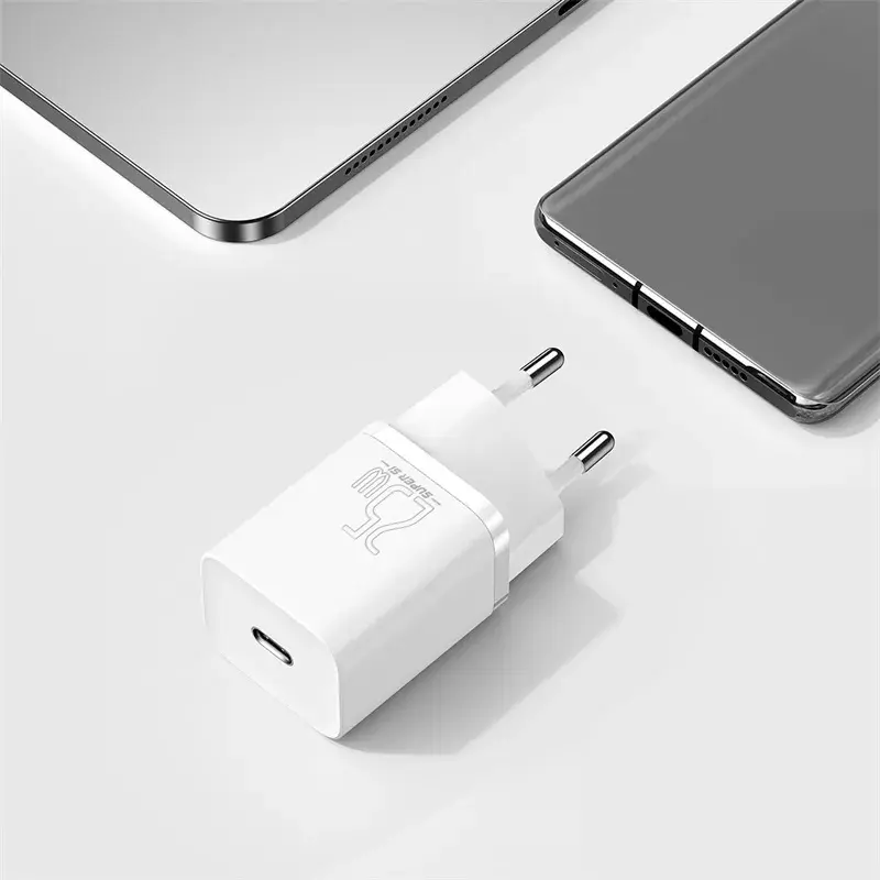 Baseus Super Si Ładowarka sieciowa biała szybkie ładowanie 12V 1xUSB-C