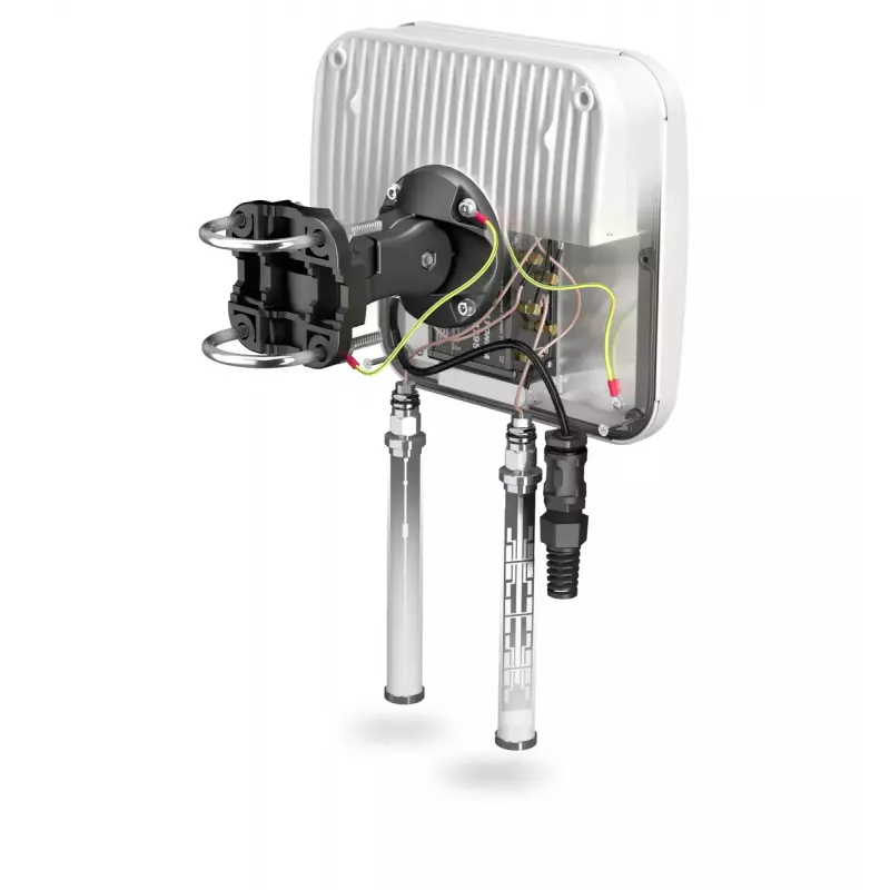 Kierunkowa antena sieciowa QuWireless QuMax PoE/LAN, wielopasmowa 0,694–2,7 GHz i 2,4–2,5 GHz, maks. zysk 6 dBi, polaryzacja pionowa