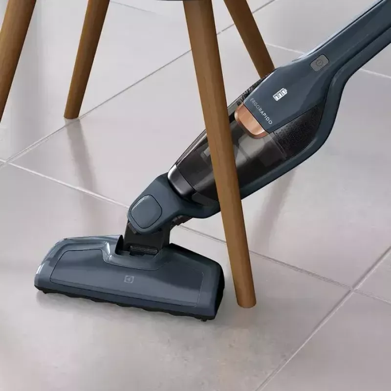 Electrolux EERC75DB odkurzacz pionowy 2-w-1 Zasilany baterią Cykloniczny Bezworkowy 0,5 l Niebieski 1,5 Ah