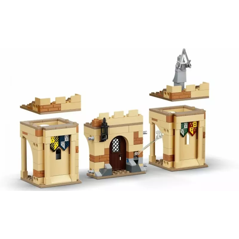 Zestaw LEGO Harry Potter Pierwsza lekcja latania w Hogwarcie 76395 z minifigurkami Harry'ego i Dracona