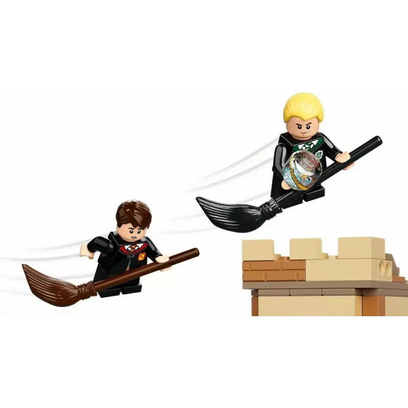 Zestaw LEGO Harry Potter Pierwsza lekcja latania w Hogwarcie 76395 z minifigurkami Harry'ego i Dracona