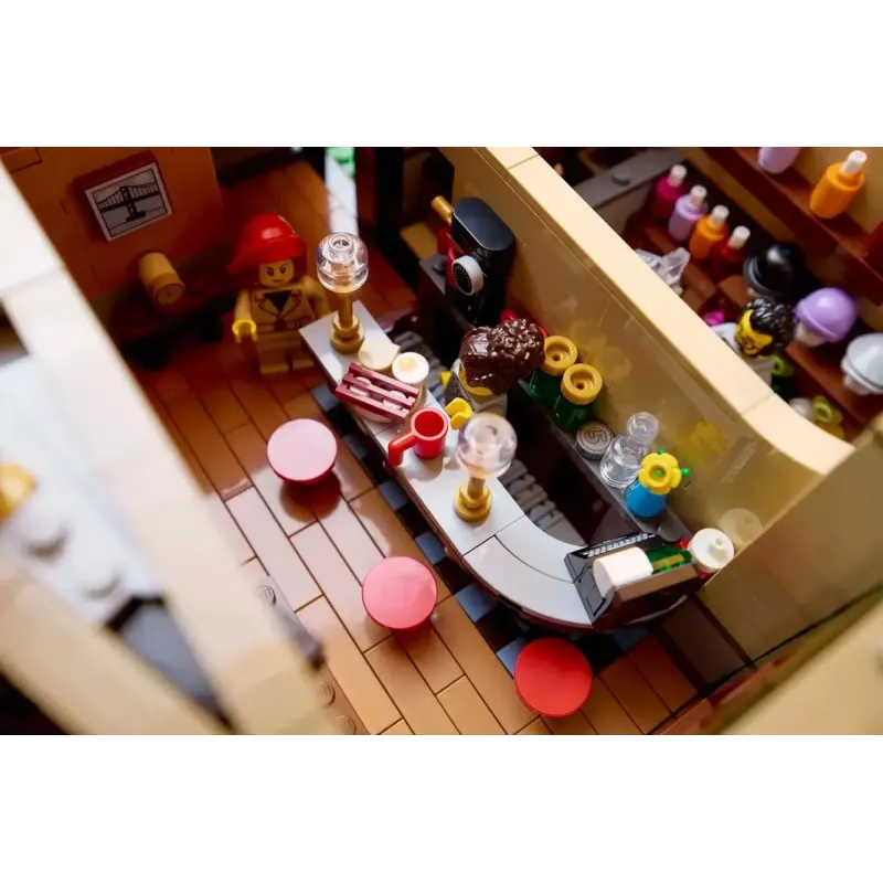 Zestaw konstrukcyjny LEGO Icons 10350 Tudor Corner House — 3266 elementów, 8 minifigurek, wiek 18+, 260×250×310 mm