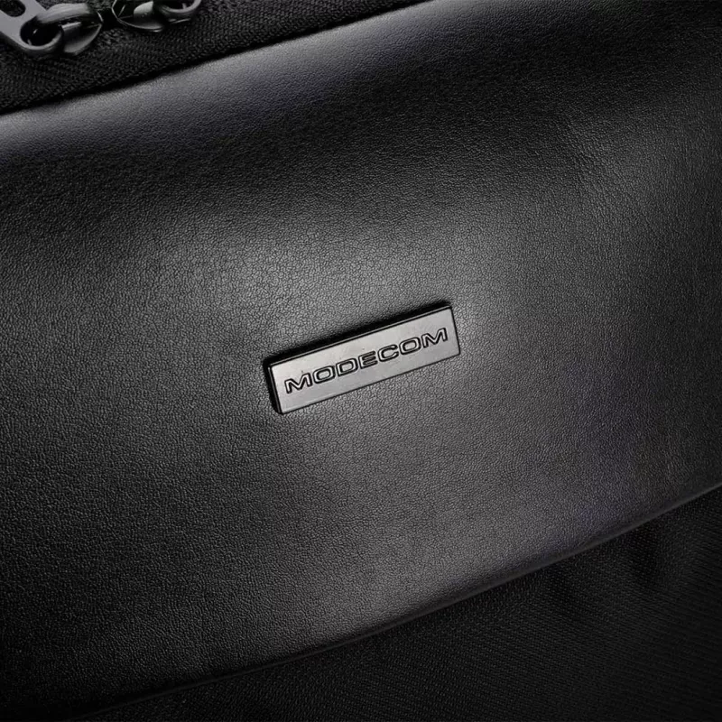 Torba na laptopa MODECOM Active 15 PLE‑MC‑ACTIVE‑15 do laptopów 15,6 cala, 8 GB RAM (etykieta) — skóra ekologiczna, czarna, zapięcie na zamek, port USB