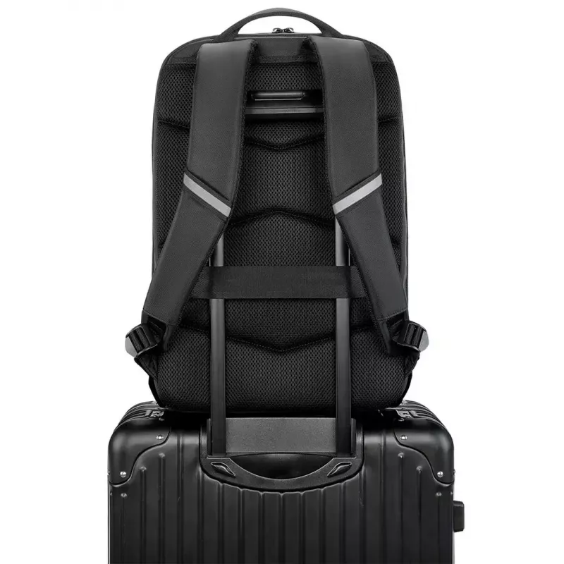 Torba na laptopa MODECOM Active 15 PLE‑MC‑ACTIVE‑15 do laptopów 15,6 cala, 8 GB RAM (etykieta) — skóra ekologiczna, czarna, zapięcie na zamek, port USB
