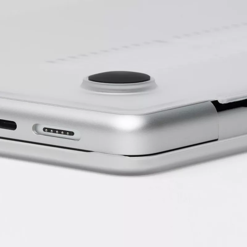 Etui na laptopa Zagg 14 cali Clear — przezroczyste etui ochronne do laptopów 14-calowych