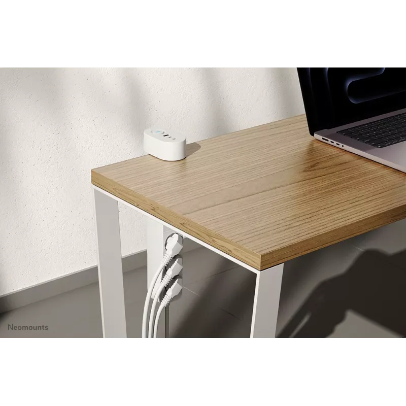 Neomounts DS22-840WH6 Gniazdo biurkowe z zaciskiem i portami USB-C i USB-A - Szybkie ładowanie