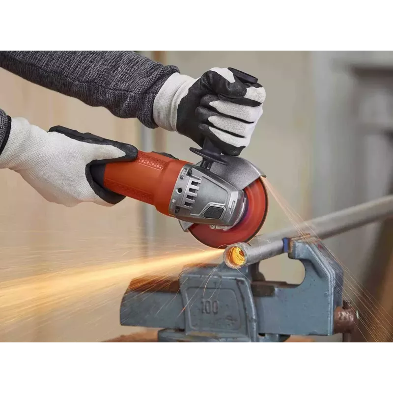 Angle Grinder Czarny & Decker BEG110-QS