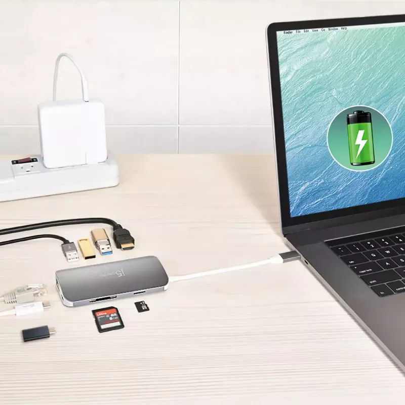 j5create JCD383 USB-C™ 9-w-1 Adapter Multifunkcyjny, Srebrny i Biały