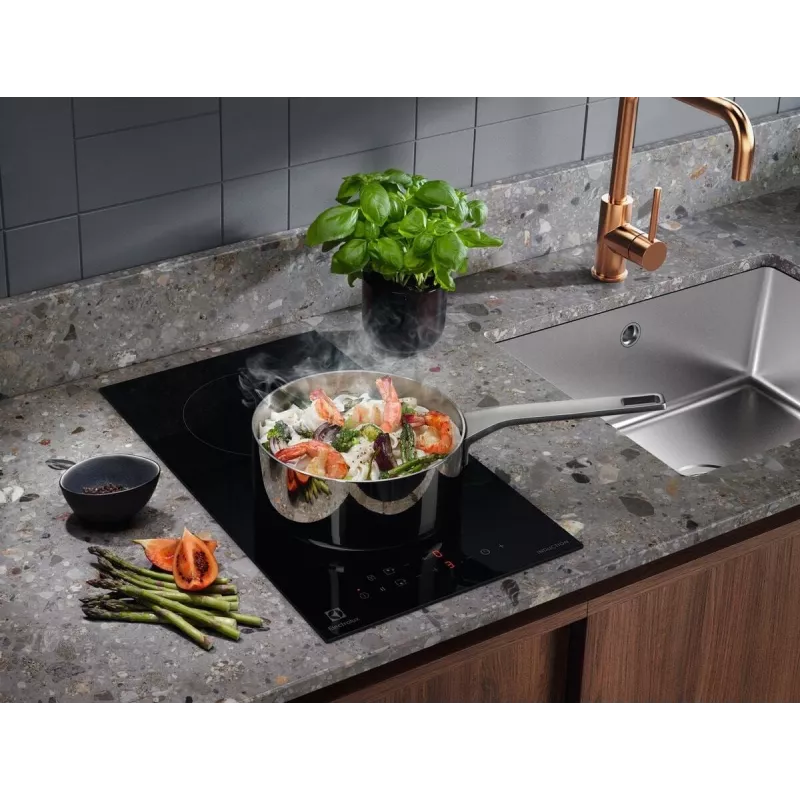 Electrolux Serie 300 LIT30231C Czarna płyta indukcyjna do zabudowy 29 cm, 2 strefy grzewcze