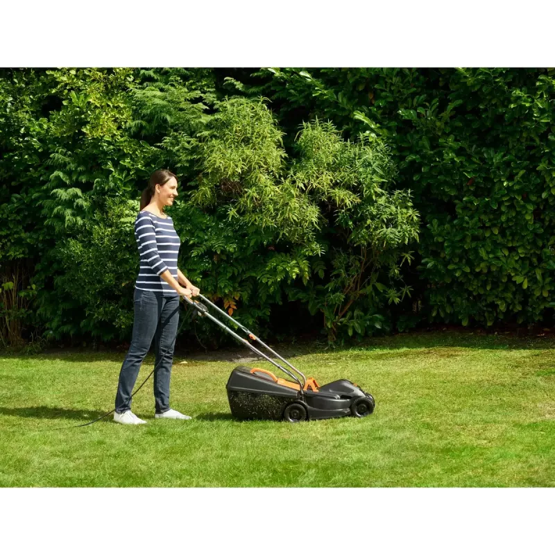 Kosiarka pchana Black & Decker BEMW351-QS