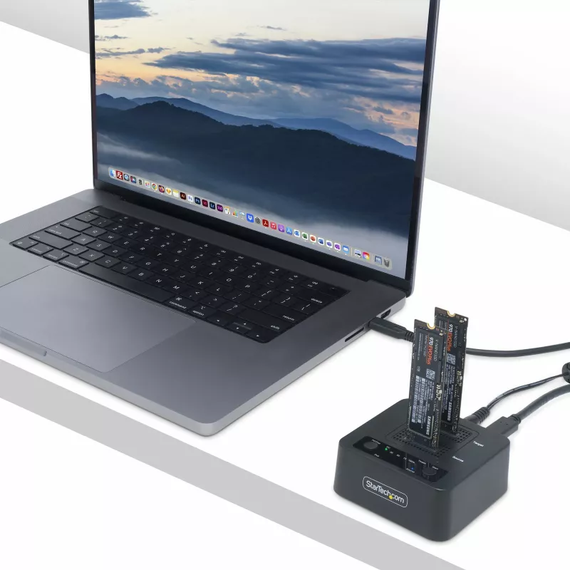 StarTech.com 1:1 M.2 NV Drive Duplicator, samodzielny kloner/kopiarka M.2 SSD do 90 GB/min, stacja dokująca z dwoma wnękami M.2 USB 3.2 20 Gb/s, w zestawie kable USB-C/A