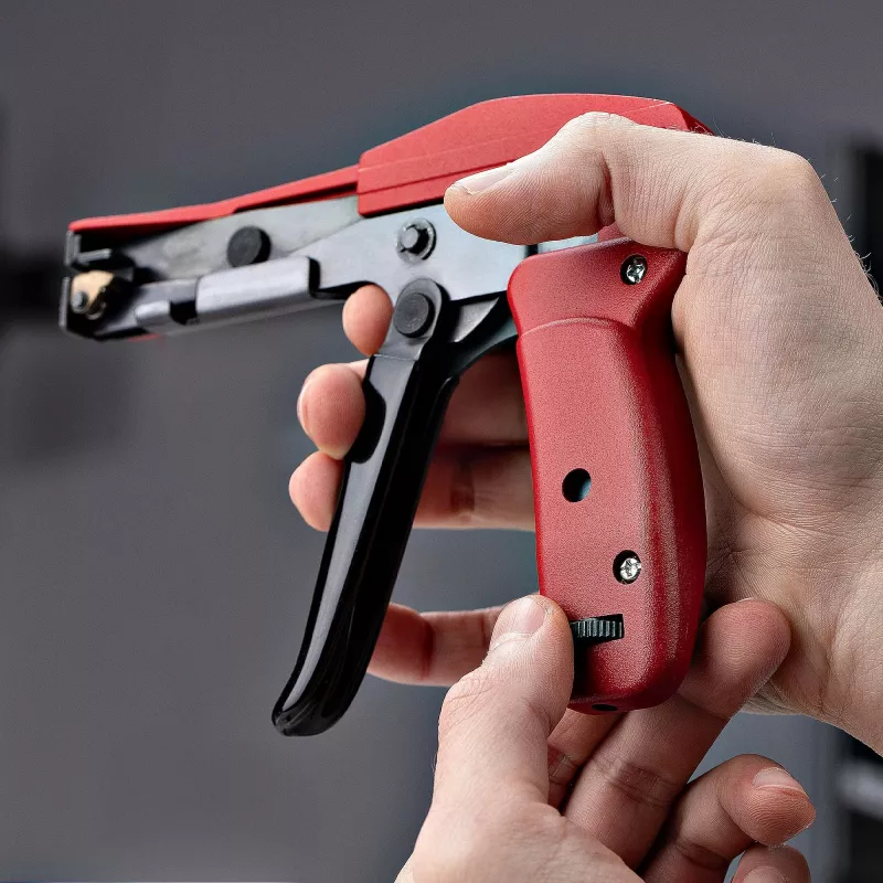 StarTech.com Nylon kabel Tie Gun, Zip Tie kabel Installation and Cutter Tool, Zip Tie Tensioning/Tightener, Works with Nylon Zip Ties 2.4mm to 4.8mm, TAA Compliant