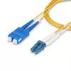 Kabel światłowodowy jednomodowy duplex StarTech.com 3 m LC na SC (UPC) OS2, 9/125 µm, 100G, niewrażliwy na zginanie, niska tłumienność wtrąceniowa - kord światłowodowy LSZH