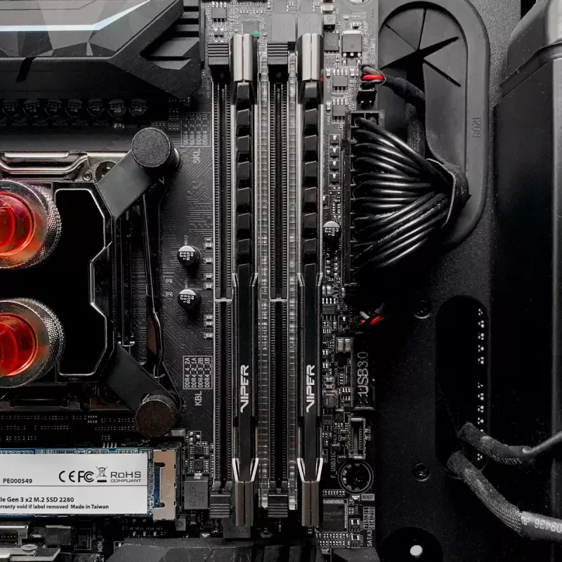Moduł pamięci Patriot Memory Viper Steel DDR4 8 GB 3600 MHz