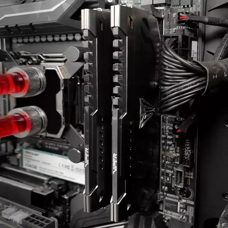 Moduł pamięci Patriot Memory Viper Steel DDR4 8 GB 3600 MHz
