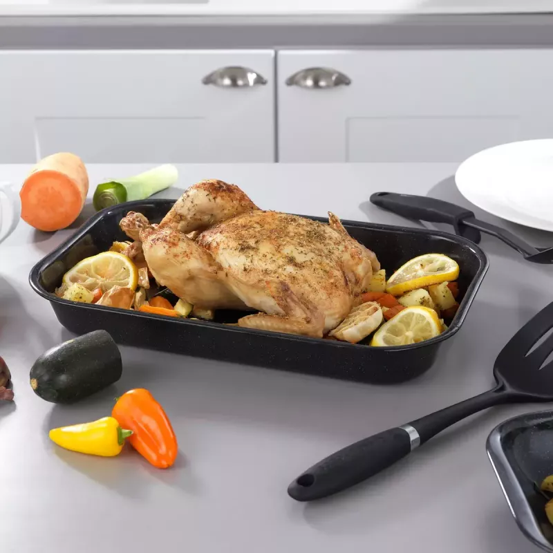 Zestaw do pieczenia i desek do krojenia Russell Hobbs CW207011EU 3 szt. — brytfanna i dwie deski do krojenia