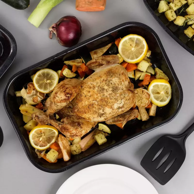 Zestaw do pieczenia i desek do krojenia Russell Hobbs CW207011EU 3 szt. — brytfanna i dwie deski do krojenia