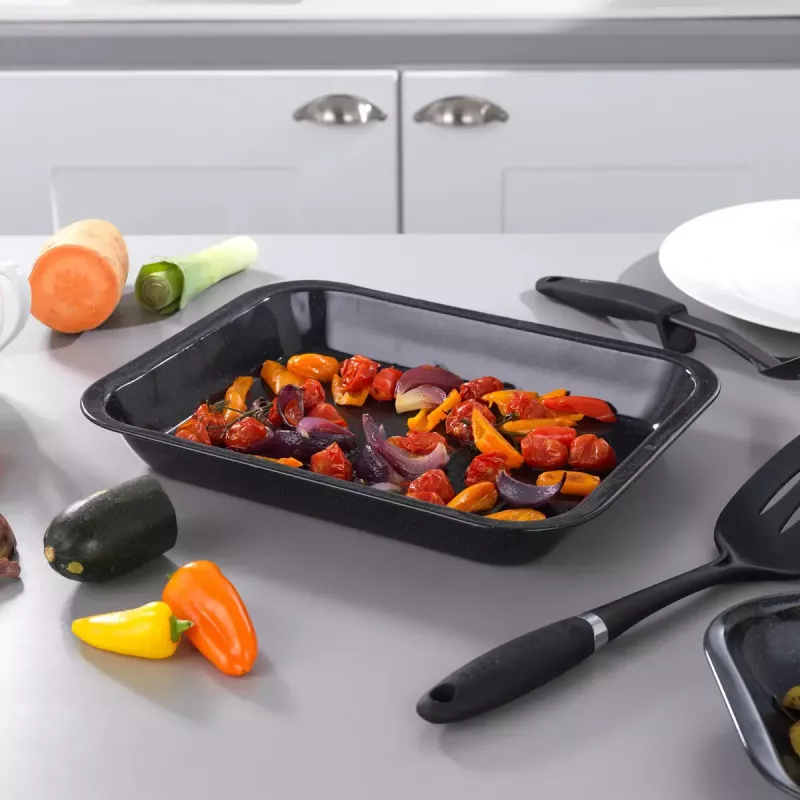 Zestaw do pieczenia i desek do krojenia Russell Hobbs CW207011EU 3 szt. — brytfanna i dwie deski do krojenia