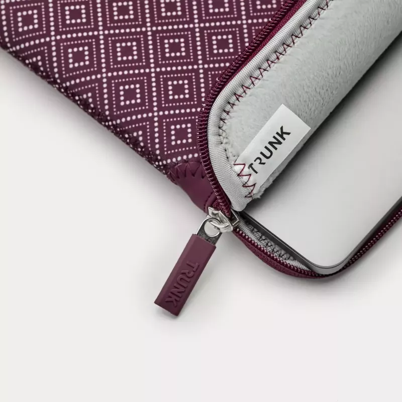 Etui pokrowiec Trunk TR-ALSPRO13-WRH 33 cm Czerwony