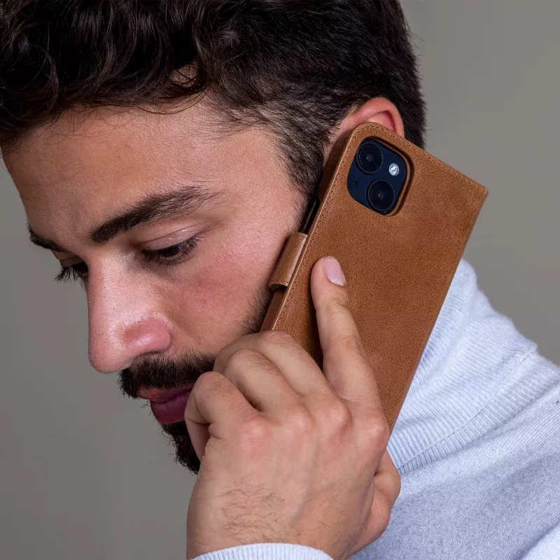 Etui Folio dbramante1928 Lynge iPhone 14 Plus Tan 3 kieszenie na karty