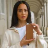 Etui Folio dbramante1928 Lynge iPhone 14 Plus Tan 3 kieszenie na karty