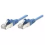 Intellinet sieciowy Patch kabel, Cat5e, 7,5 m, niebieski, CCA, SF/UTP, PVC, RJ45, pozłacane styki, zabezpieczenie przed zaczepianiem, osłona wtyku, dożywotnia gwarancja