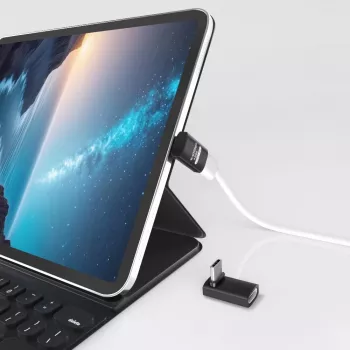 Kabel USB4 MicroConnect USB4-CCFAS90-240W — 240W Power Delivery, transfer danych 40 Gb/s, USB-C na USB-C
